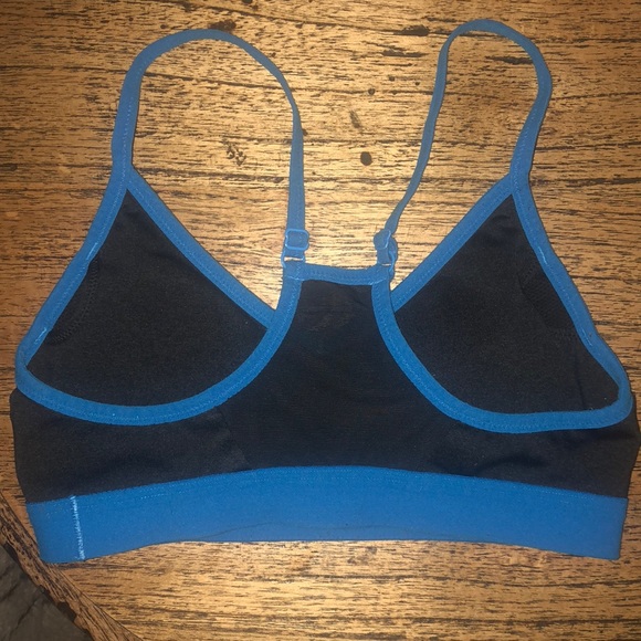 Nike sports bra - Picture 2 of 2